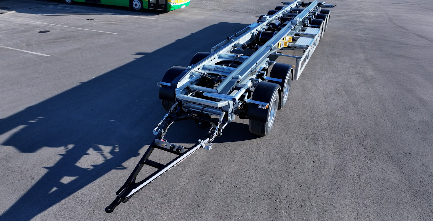 Pięcioosiowa przyczepa z obrotnicą do kontenerów hakowych DIN